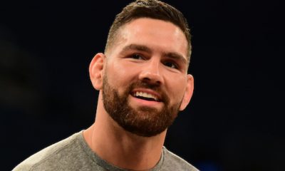Chris Weidman sorri no treino aberto do UFC 230.