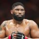 Curtis Blaydes em ação contra Malhadinho no UFC 299