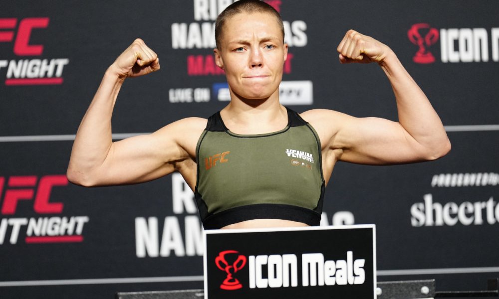 Rose Namajunas posa para foto na pesagem do UFC Vegas 89