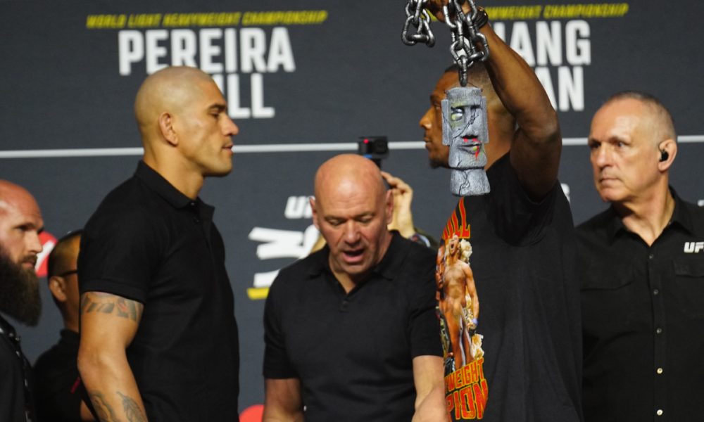 Alex Poatan e Jamahal Hill fazem encarada tensa antes do UFC 300.