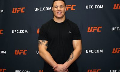 Jhonata Diniz posa para fotos após ser entrevistada pela reportagem da Ag Fight