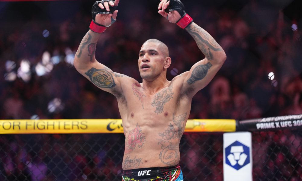 Alex Poatan é campeão dos meio-pesados do UFC