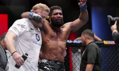 Chris Curtis com semblante de dor após o UFC Vegas 90