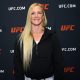 Holly Holm posa para fotos após sua entrevista para a Ag Fight no UFC Apex