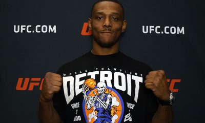 Jamahal Hill posa para fotos após sua entrevista para a Ag Fight no UFC Apex