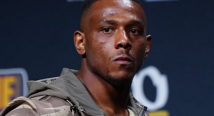 Vítima de Poatan, Jamahal Hill aposta em vitória de Ankalaev no UFC 313