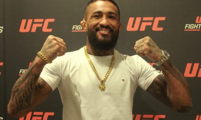 Joanderson Tubarão posa para fotos após ser entrevistado pela reportagem da Ag Fight