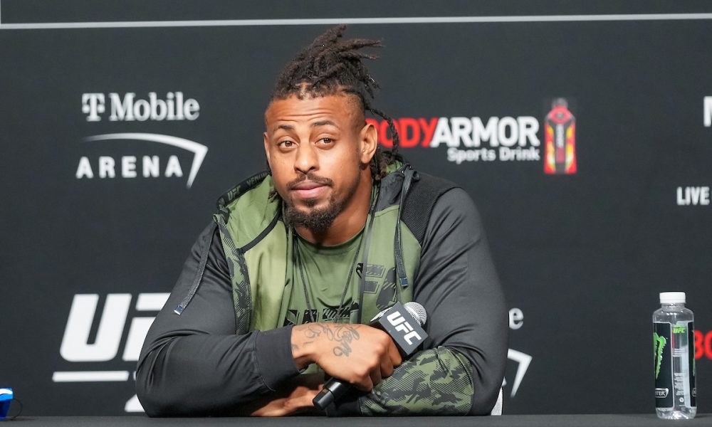 Greg Hardy no media day do UFC 264.