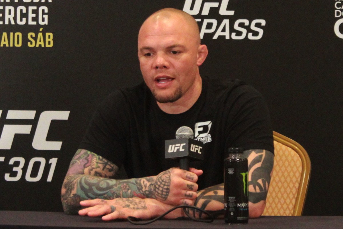 Fim da rivalidade? Anthony Smith exalta relação ‘respeitosa’ com Alex Poatan