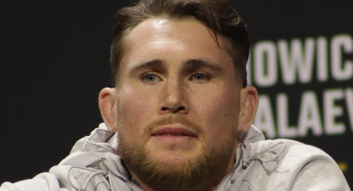 Darren Till questiona luta de boxe entre Jake Paul e Mike Perry: “Parecia tudo falso”