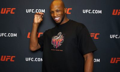 Michael Page posa para fotos após dar entrevista para a reportagem da Ag Fight