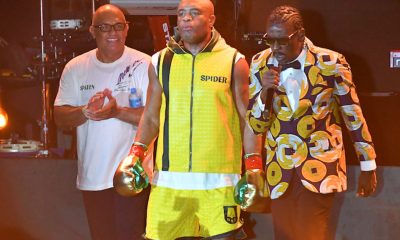 Spider ao lado de Seu Jorge e Luiz Dórea