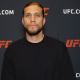 Brian Ortega posa para fotos após dar entrevista para a reportagem da Ag Fight