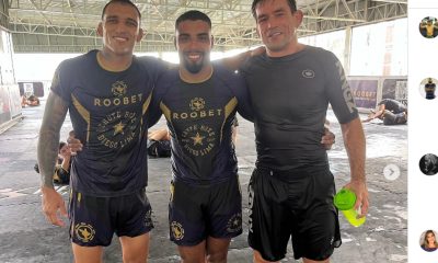 Matheus Terra entre Charles Do Bronx e Demian Maia.