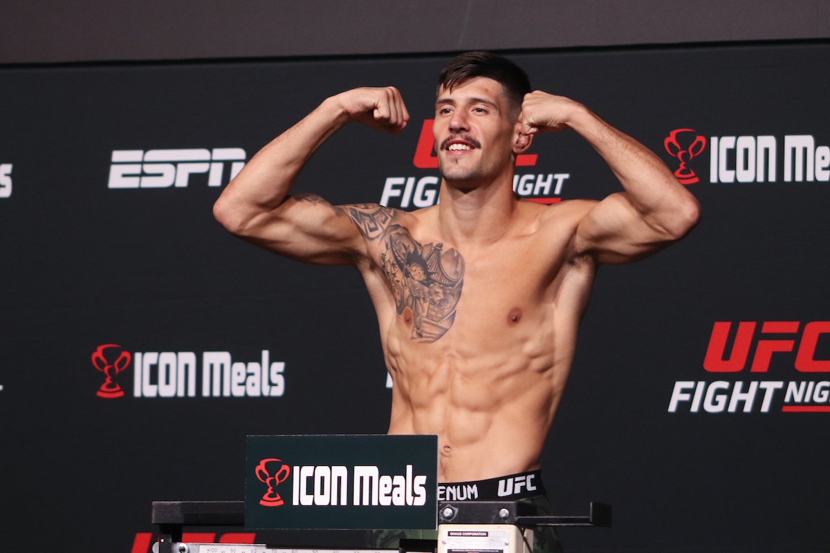 UFC Abu Dhabi: Algoz de brasileiro fatura bônus de R$ 286 mil por ‘Performance da Noite’