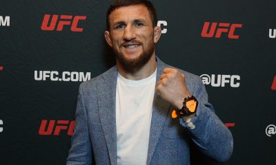 Merab Dvalishvili sorri e posa para foto durante entrevista antes do Noche UFC