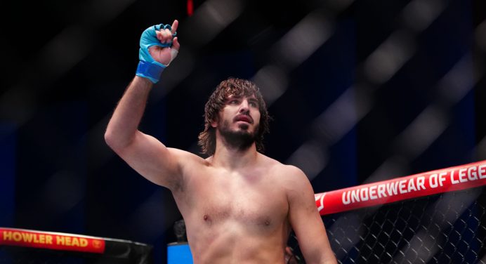 Ex-campeão prevê sucesso de kickboxer russo no UFC e possível trilogia com Poatan no MMA