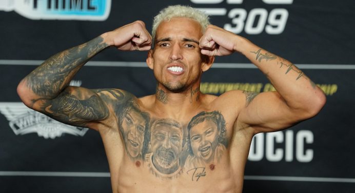 Charles do Bronx explica pedido para lutar no UFC Rio: “A favela vai me ver”