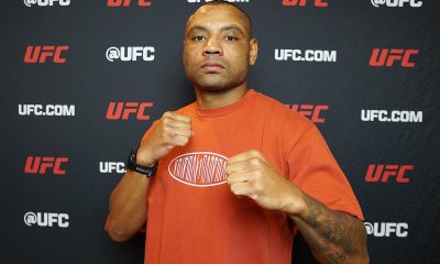 Cesar Almeida posa para fotos após conversar com a reportagem da Ag Fight em Las Vegas