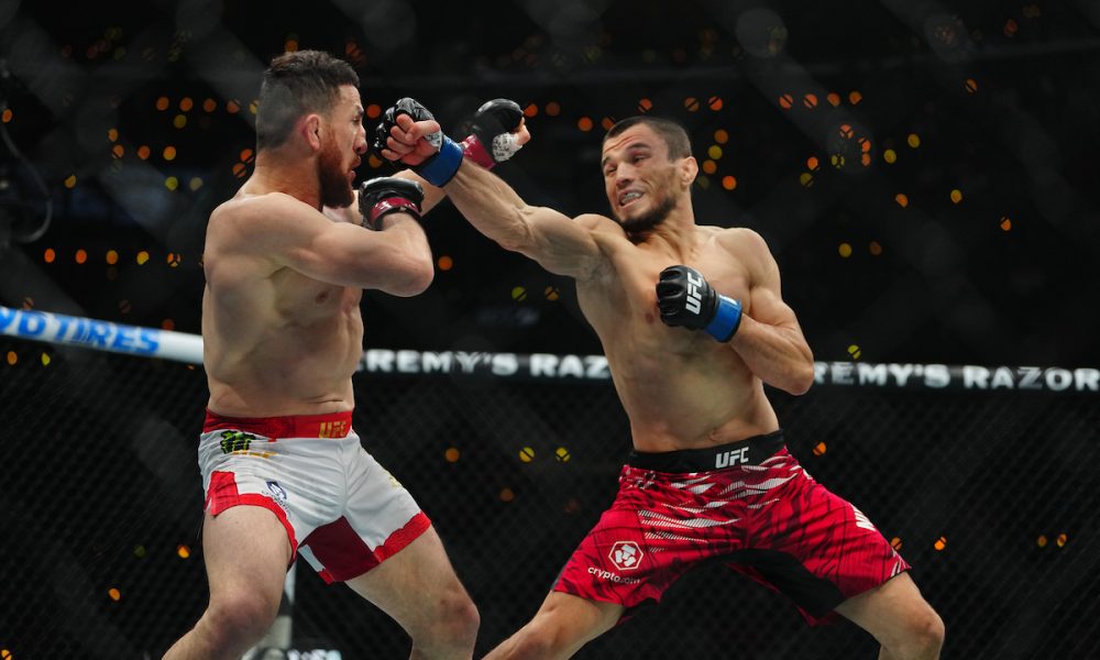 Merab Dvalishvili e Umar Nurmagomedov trocam golpes no UFC 311