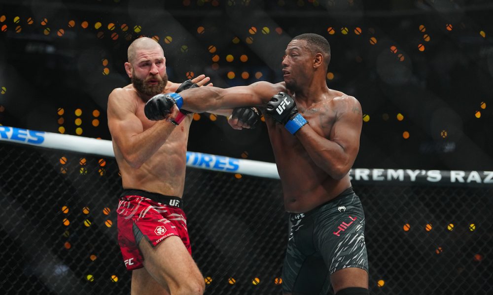 Jiri Prochazka e Jamahal Hill trocam socos no UFC 311