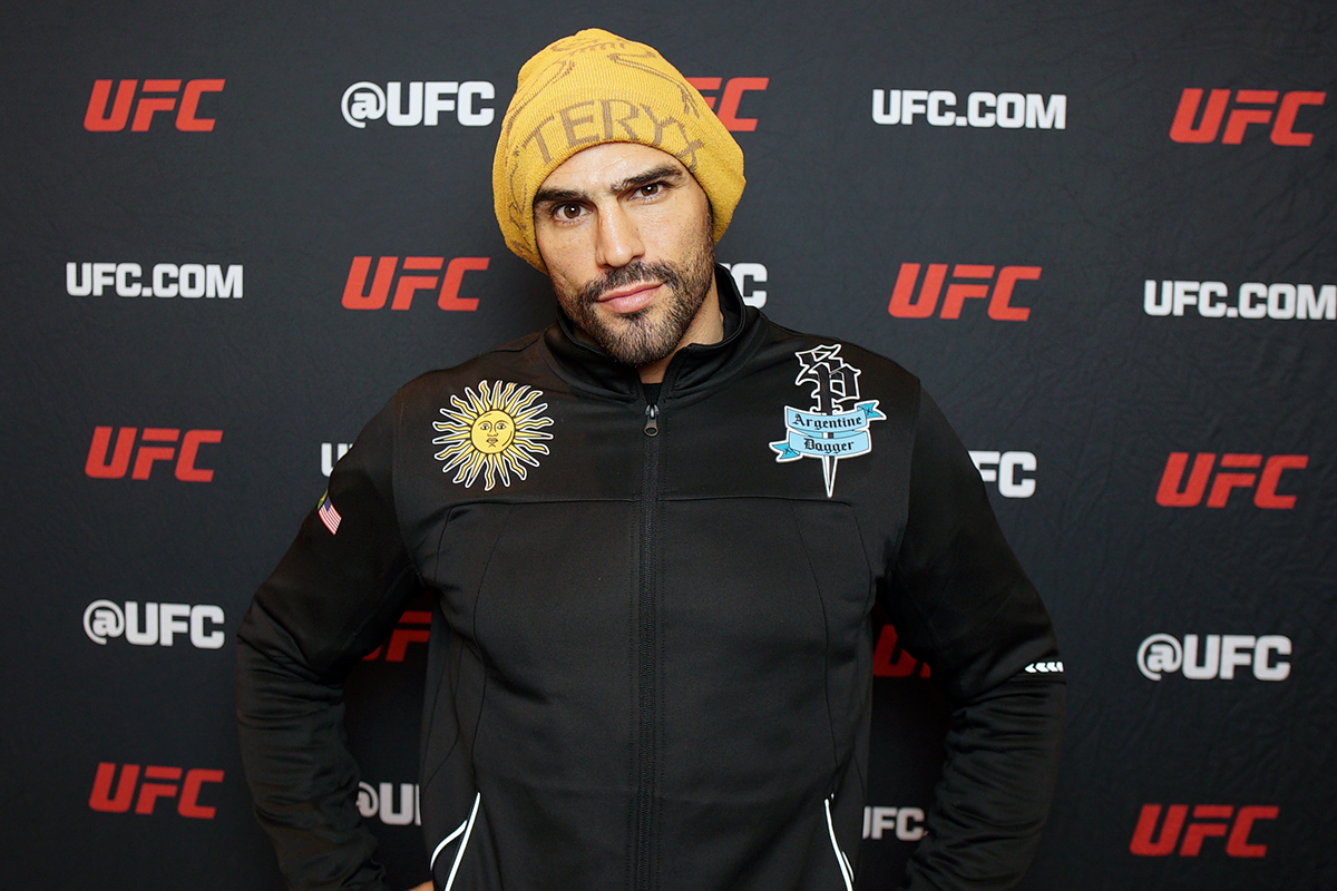 Santiago Ponzinibbio é nocauteado por Daniel Rodriguez e se complica no UFC