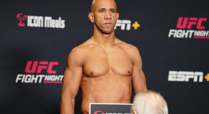 Gregory Robocop bate o peso e confirma sua primeira luta principal no UFC