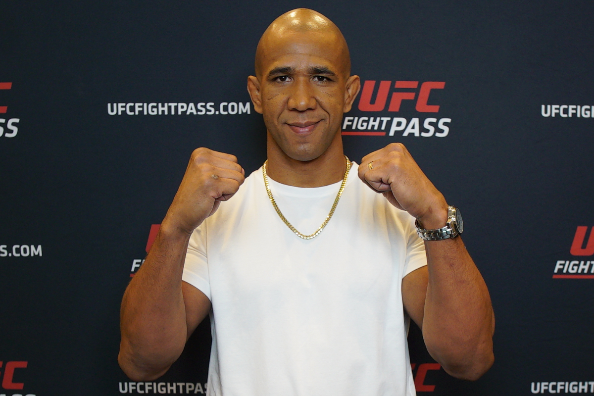 UFC Vegas: Robocop aposta em pressão como trunfo contra Cannonier: “Ele não vai aguentar”