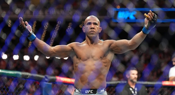 ‘Sósia’ de Obama e parceiro de Poatan! Conheça Gregory Robocop, protagonista do UFC Vegas 102