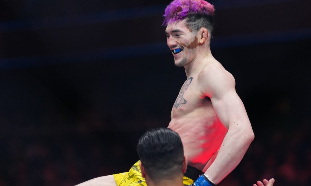 Melquizael Costa comemora vitória no UFC Seattle