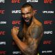 Brendson Ribeiro posa para fotos após ceder entrevista para a Ag Fight no UFC Vegas 104