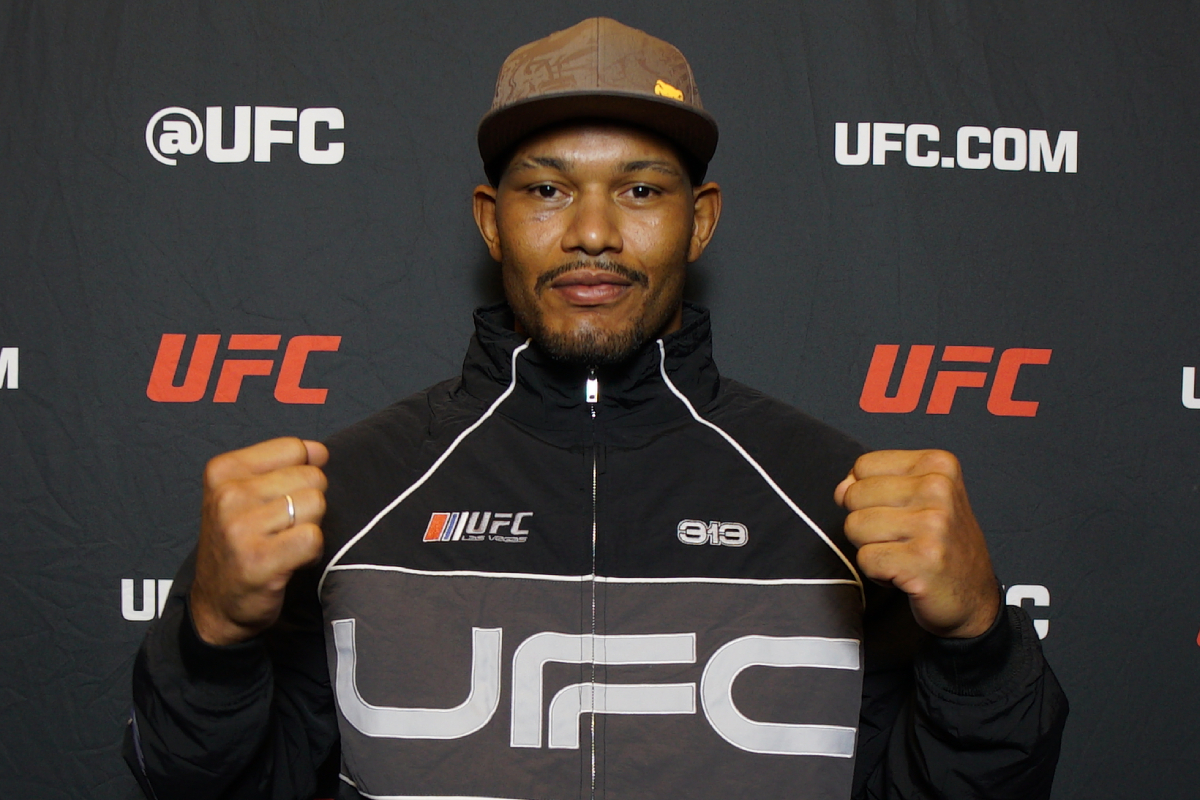 Djorden Santos minimiza pressão por estreia e crava: “Futuro campeão do UFC”