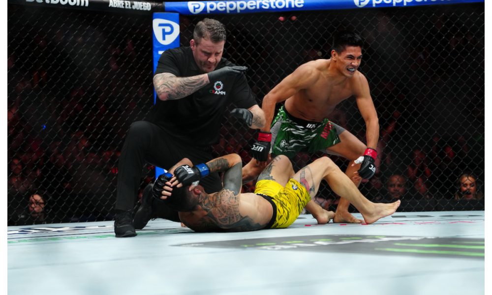 Saimon Oliveira lamentando a derrota para David Martinez