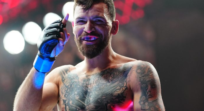 Maurício Ruffy leva bônus de R$ 290 mil por Performance da Noite no UFC 313