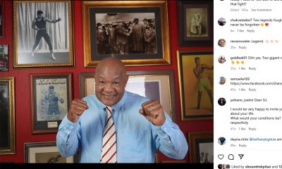 Reprodução de uma imagem do Instagram de George Foreman mostra o ex-campeão em frente a quadros e fotos em sua casa, nos EUA
