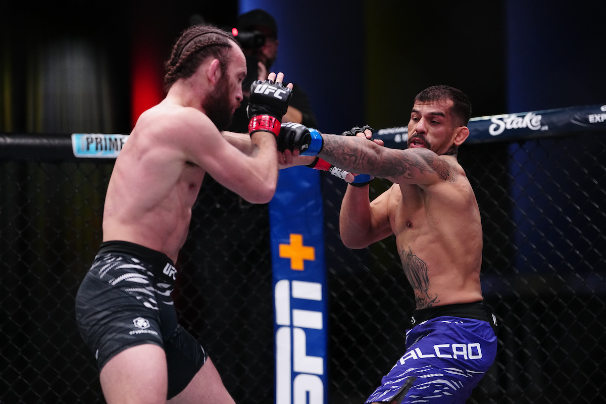 Pedro Galvão batalha, mas perde luta para rival americano no UFC Vegas 105