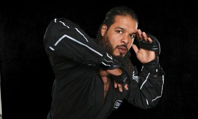 Tyrone Spong em foto divulgação para estreia no Karate Combat