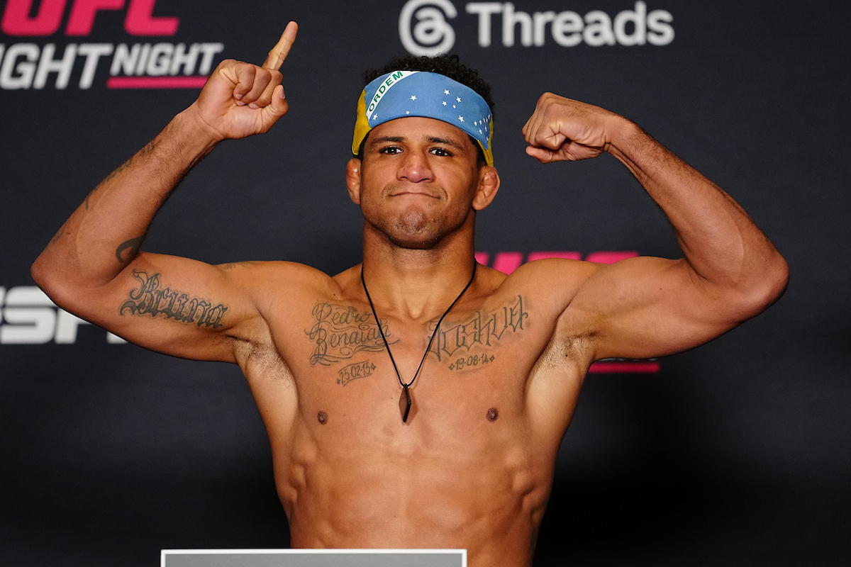 Liderado por Durinho, Esquadrão Brasileiro passa sem susto pela balança do UFC Vegas 106