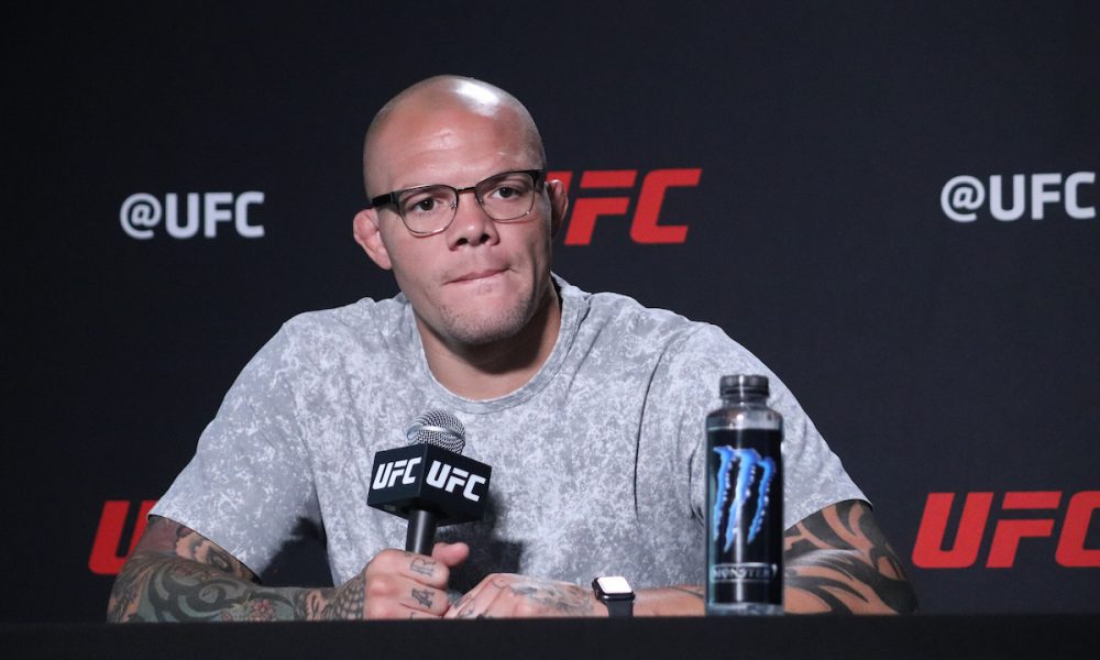 Anthony Smith durante o Media Day do UFC Vegas 37