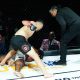 Renato Canuto golpeia Corey Stewart pouco antes do final do combate