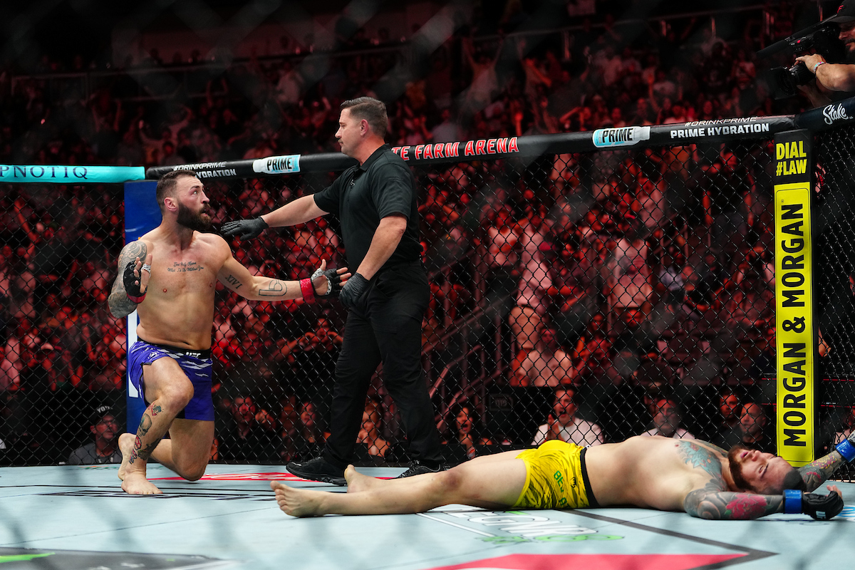 Rodolfo Bellato caiu nocauteado após receber uma pedalada ilegal de Paul Craig no UFC Atlanta