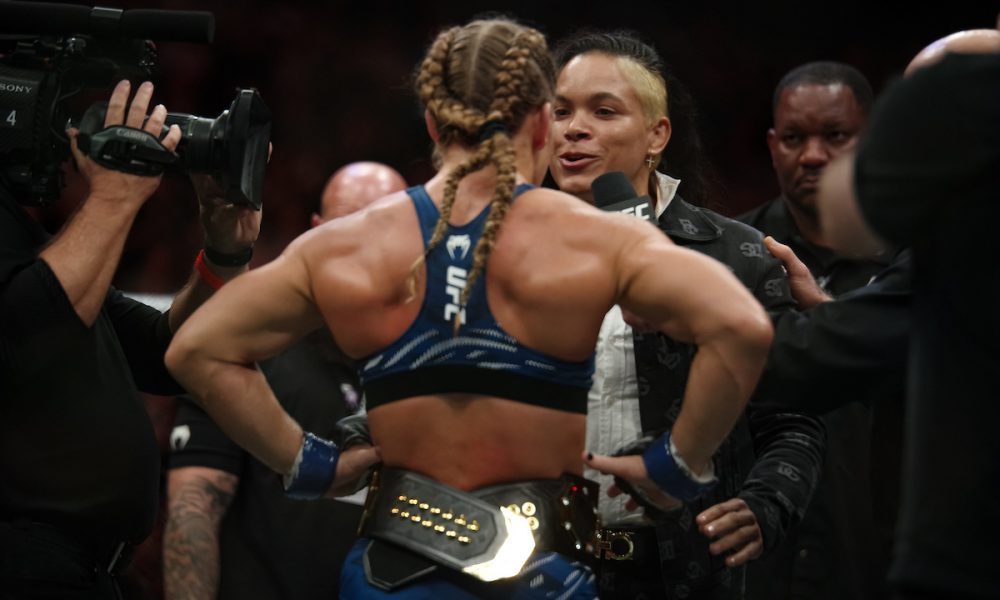 Amanda Nunes e Kayla Harrison fazem encarada no octógono do UFC 316