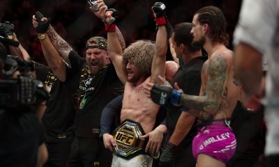 Merab Dvalishvili tendo os braços erguidos após vencer novamente Sean O'Malley