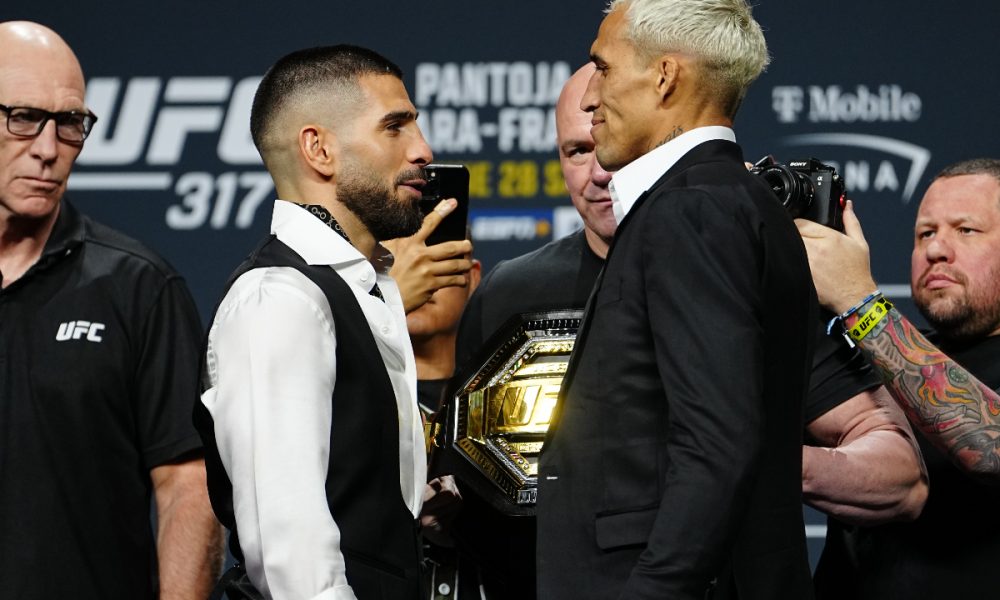 Topuria e Charles ficam frente a frente na coletiva do UFC 317