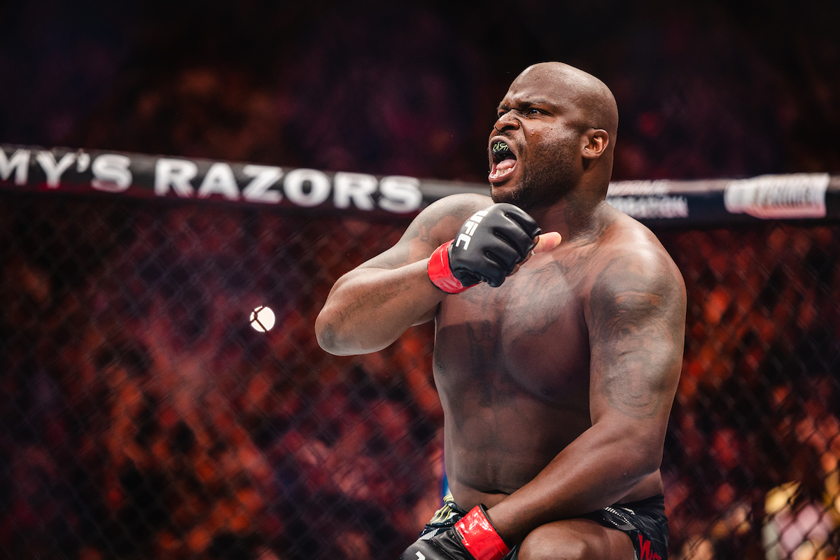 Derrick Lewis vibra com nocaute relâmpago na luta principal do UFC Nashville