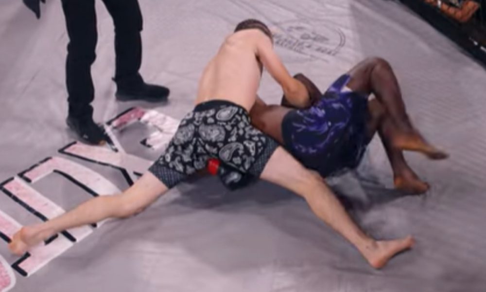 Alain Mbonerane e Robby Vaughn duelam no MMA amador
