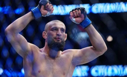 Khamzat Chimaev é o novo campeão peso-médio do UFC