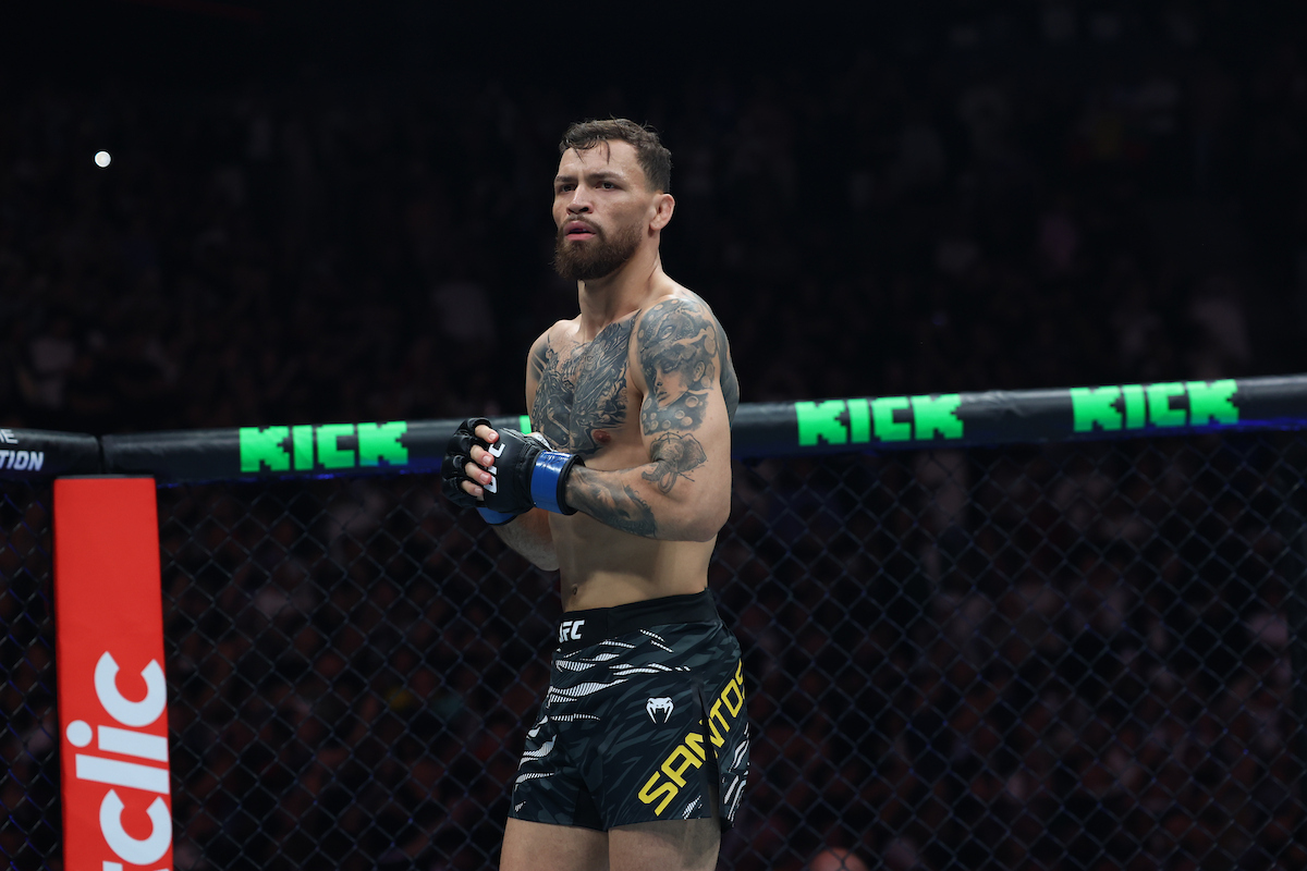 Maurício Ruffy foi finalizado por Benoit Saint Denis no UFC Paris