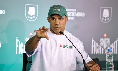 Vitor Belfort fala com jornalistas durante coletiva de imprensa do Spaten Fight Night