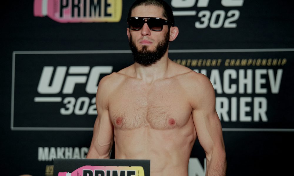 Islam Makhachev na pesagem do UFC 302